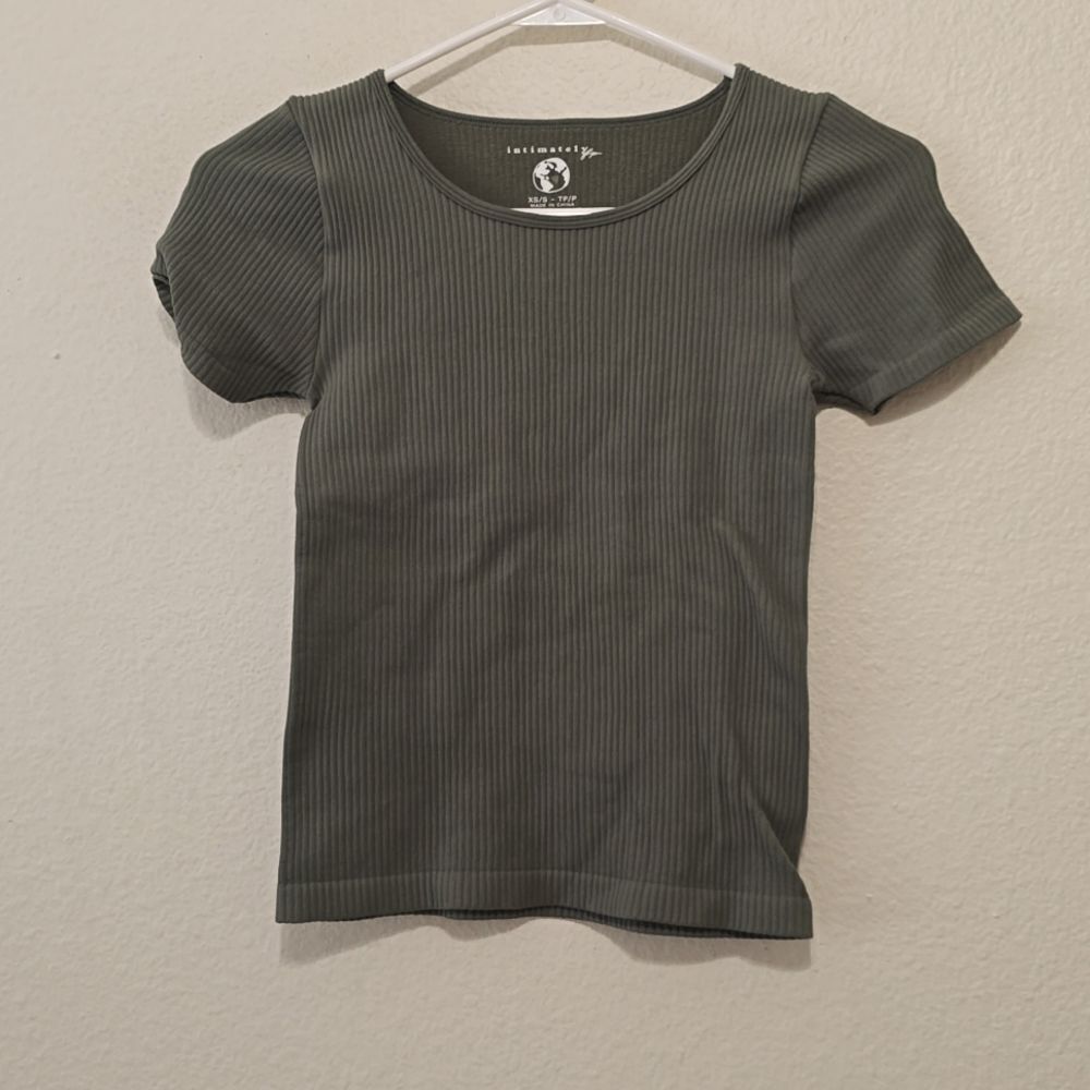 Intimately Free people size XS ribbed short sleeve tee stretchy top‎ olive green